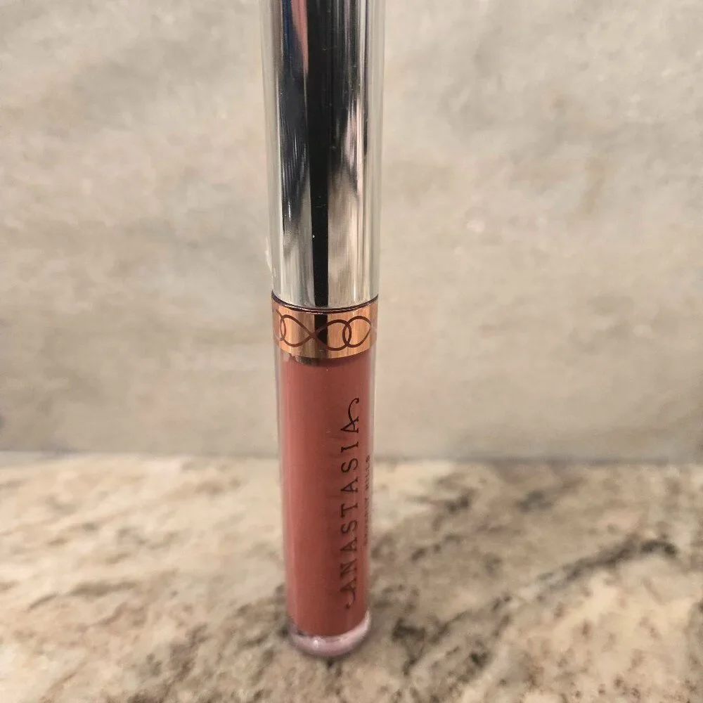 NWOB Smudge-Proof Matte Liquid Lipstick